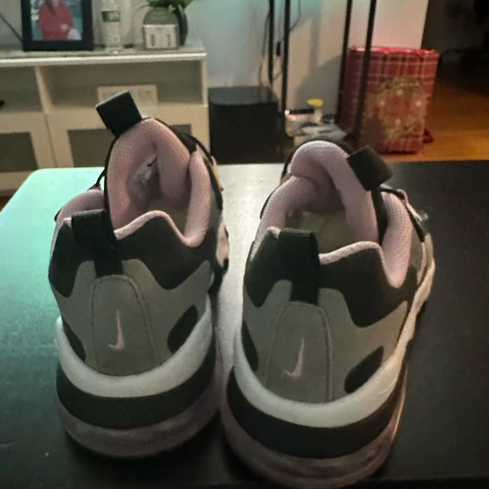 Nike Air Max 270 Rt - Picture 3 of 6